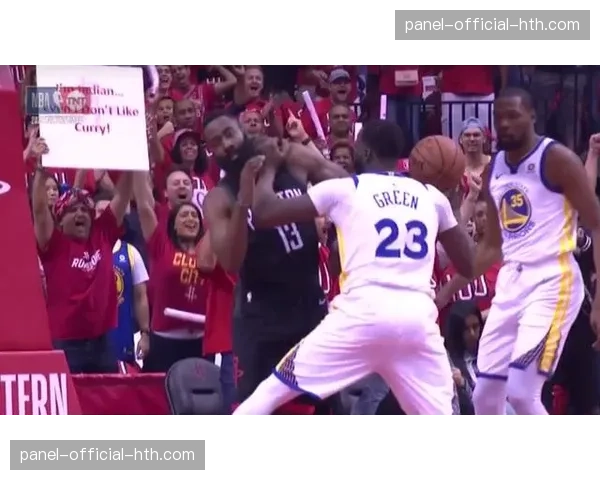 “西决G1首次提供‘球员视角’VR付费订阅信号，观看量创纪录”